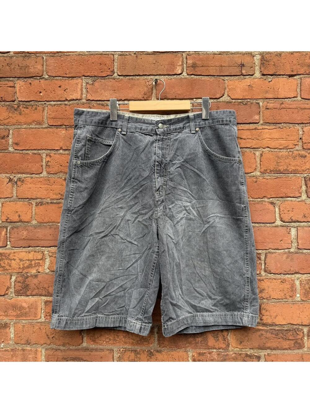 vintage champs sports jean shorts 00s 36
